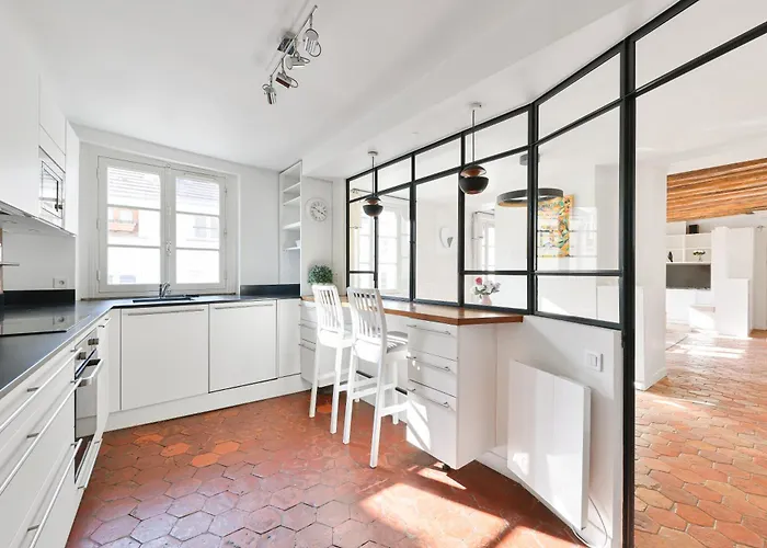 Des Invalides 3-bedroom With Netflix Διαμέρισμα